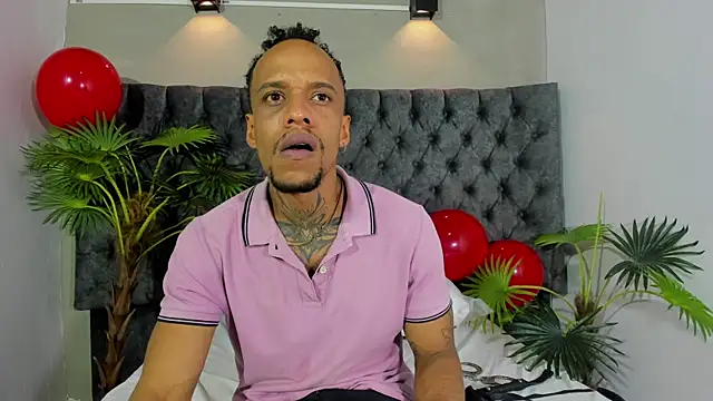 Snapshot of Salomon_koude chatting on April 18, 4:49 am Salomon koude online show from April 18, 4:49 am