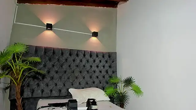 Snapshot of Salomon_koude chatting on May 1, 11:48 am Salomon koude online show from May 1, 11:48 am