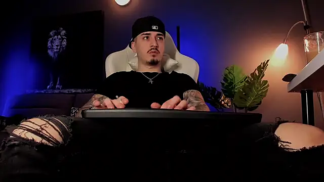 uptomatty online show from April 2, 9:18 am