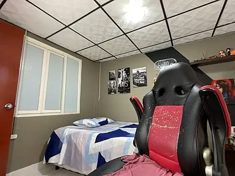 Snapshot of marcel_crawford96 chatting on February 17, 1:51 pm marcel crawford96 online show from February 17, 1:51 pm