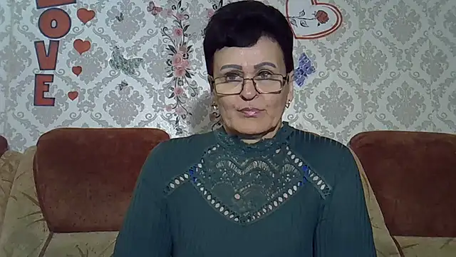 Snapshot of PaulaGolden chatting on April 25, 7:00 pm PaulaGolden online show from April 25, 7:00 pm
