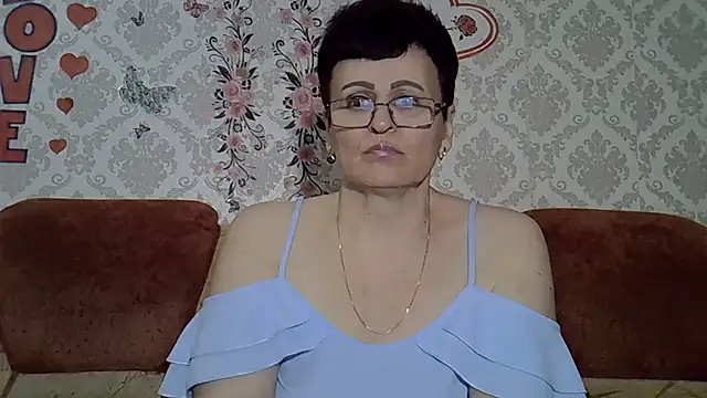 Snapshot of PaulaGolden chatting on May 1, 7:18 pm PaulaGolden online show from May 1, 7:18 pm