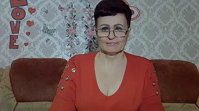 Snapshot of PaulaGolden chatting on June 2, 4:42 pm PaulaGolden online show from June 2, 4:42 pm