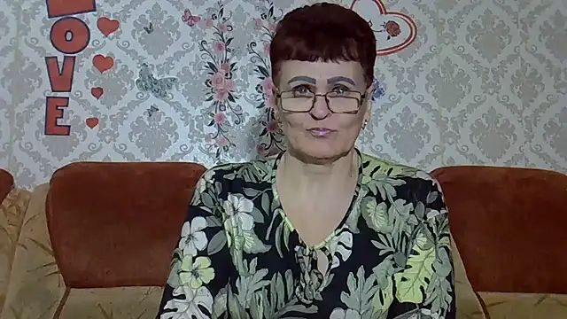 Snapshot of PaulaGolden chatting on June 19, 6:56 pm PaulaGolden online show from June 19, 6:56 pm