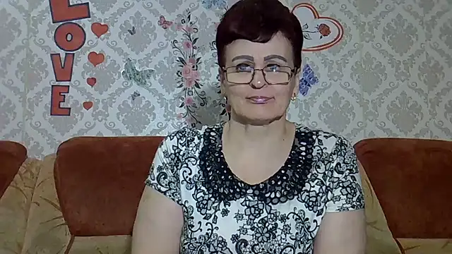 Snapshot of PaulaGolden chatting on July 5, 7:21 pm PaulaGolden online show from July 5, 7:21 pm