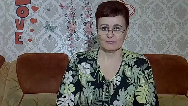Snapshot of PaulaGolden chatting on August 9, 6:35 pm PaulaGolden online show from August 9, 6:35 pm
