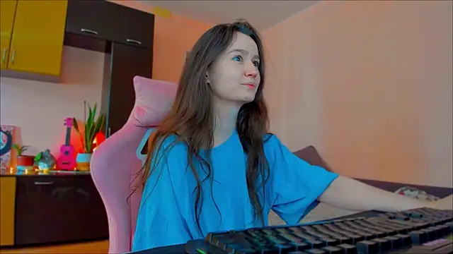 Snapshot of ameli_moon chatting on July 3, 6:42 am ameli moon online show from July 3, 6:42 am