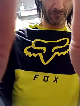 Snapshot of HastLuster chatting on December 10, 2:05 am HastLuster online show from December 10, 2:05 am