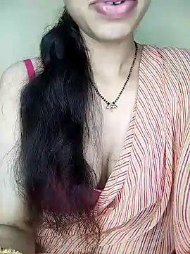 Snapshot of Fair-magic-woman chatting on January 30, 6:35 am Fair-magic-woman online show from January 30, 6:35 am