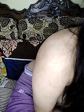 Snapshot of Fair-magic-woman chatting on February 5, 9:19 pm Fair-magic-woman online show from February 5, 9:19 pm