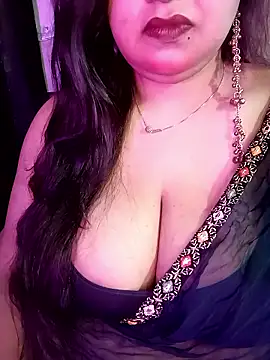 Snapshot of Suhanakhan00 chatting on April 24, 11:23 am Suhanakhan00 online show from April 24, 11:23 am