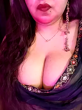 Snapshot of Suhanakhan00 chatting on April 25, 7:55 am Suhanakhan00 online show from April 25, 7:55 am
