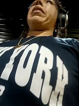 Snapshot of Karenn12 chatting on November 6, 2:34 am Karenn12 online show from November 6, 2:34 am