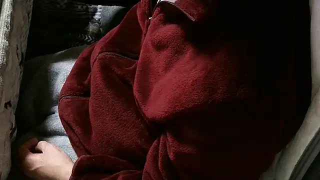 Snapshot of cinnabar_red chatting on April 16, 1:45 pm cinnabar red online show from April 16, 1:45 pm