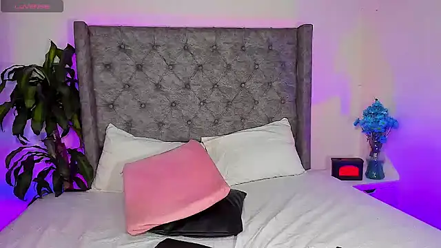 astridjonness online show from February 20, 12:08 am