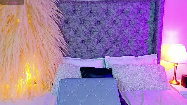 astridjonness online show from October 11, 2:11 am