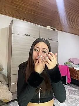 sarawiliamx online show from April 7, 9:59 pm