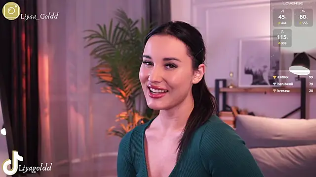 Snapshot of Liya_Gold_ chatting on December 15, 9:20 pm Liya Gold  online show from December 15, 9:20 pm