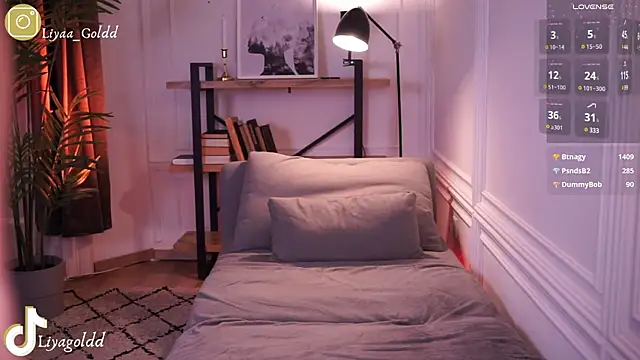 Snapshot of Liya_Gold_ chatting on December 22, 4:38 pm Liya Gold  online show from December 22, 4:38 pm