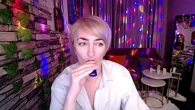 Hot Girl87 online show from December 4, 4:16 pm