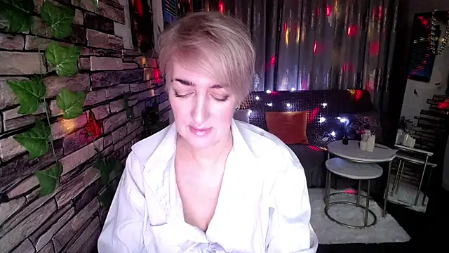 Hot Girl87 online show from December 9, 3:54 pm