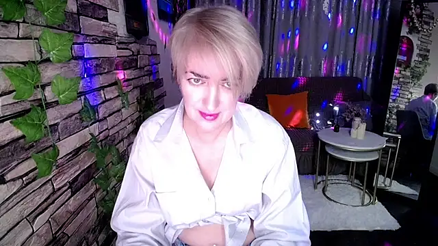 Hot Girl87 online show from December 11, 3:37 pm