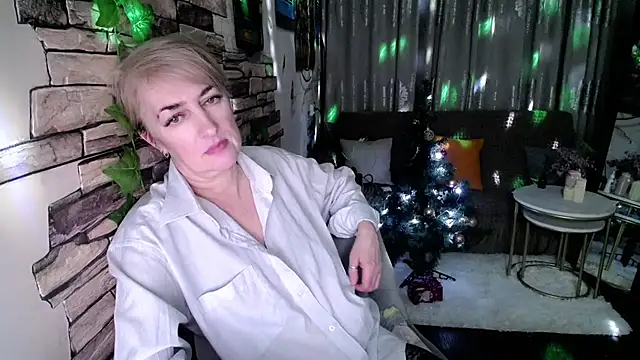 Hot Girl87 online show from December 15, 7:21 pm