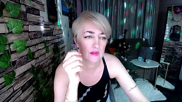 Hot Girl87 online show from December 29, 5:44 pm