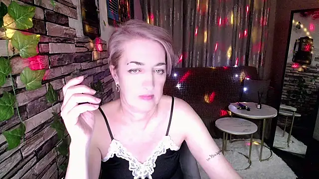 Hot Girl87 online show from January 15, 7:55 pm