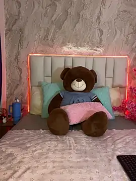Snapshot of IsabellaAnngel chatting on June 14, 2:24 am IsabellaAnngel online show from June 14, 2:24 am
