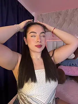 Snapshot of IsabellaAnngel chatting on July 8, 11:53 pm IsabellaAnngel online show from July 8, 11:53 pm