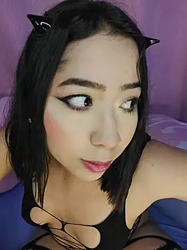 Snapshot of anni_ross chatting on January 5, 8:56 pm anni ross online show from January 5, 8:56 pm