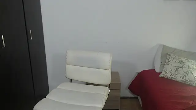 Snapshot of viki_mom chatting on January 20, 3:26 am viki mom online show from January 20, 3:26 am