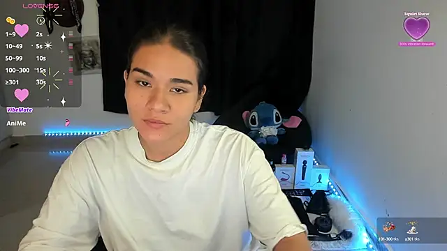 Snapshot of natasha777_v chatting on January 11, 12:44 am natasha777 v online show from January 11, 12:44 am