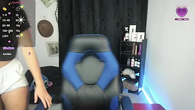 Snapshot of natasha777_v chatting on February 5, 12:53 am natasha777 v online show from February 5, 12:53 am