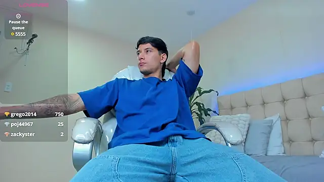 Snapshot of Damian23__ chatting on February 21, 7:32 pm Damian23 online show from February 21, 7:32 pm