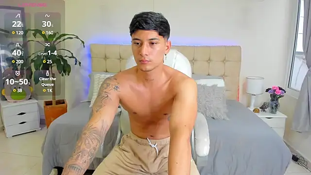 Snapshot of Damian23__ chatting on February 28, 3:37 pm Damian23 online show from February 28, 3:37 pm