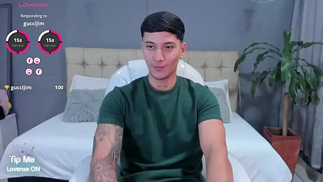 Snapshot of Damian23__ chatting on September 12, 10:26 am Damian23 online show from September 12, 10:26 am