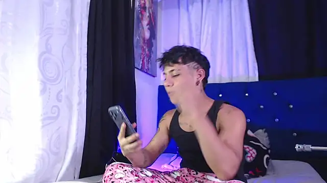 Sexys Boys Hot1 online show from February 22, 1:40 am