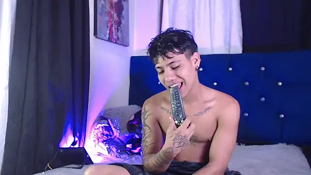 Sexys Boys Hot1 online show from March 6, 1:24 am