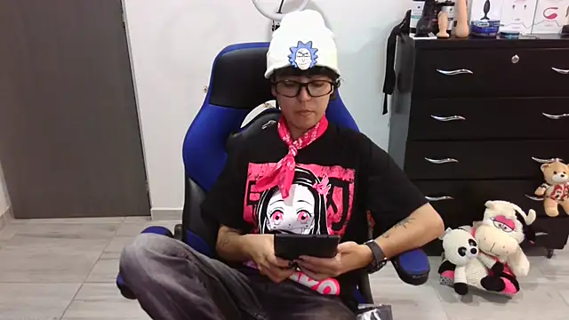 thomascooper7 online show from January 10, 7:15 pm