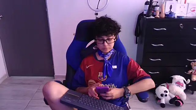 thomascooper7 online show from February 12, 6:47 pm