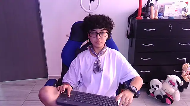 thomascooper7 online show from March 2, 7:10 pm