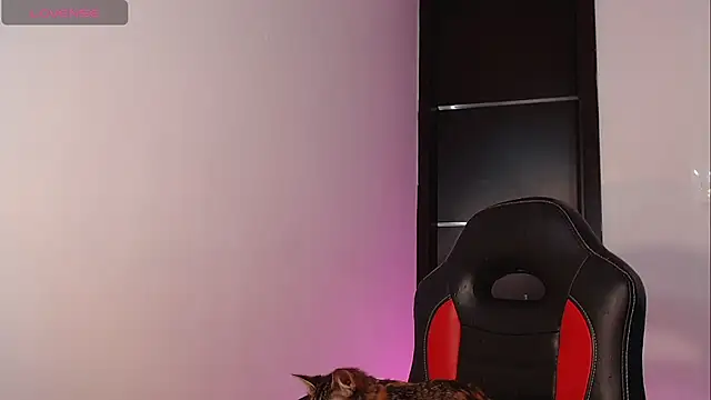 Snapshot of GiselleBlare chatting on December 12, 6:47 am GiselleBlare online show from December 12, 6:47 am