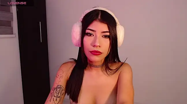 Snapshot of GiselleBlare chatting on February 21, 6:40 am GiselleBlare online show from February 21, 6:40 am