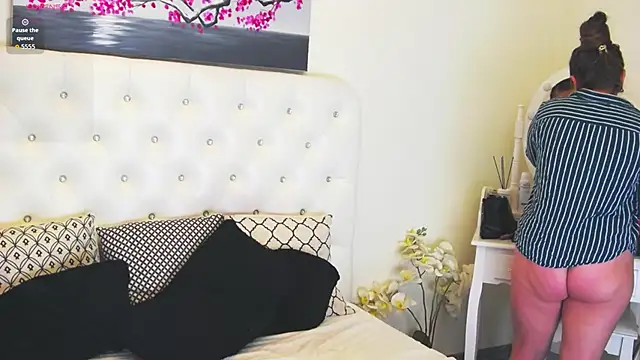 Ysabell01 online show from April 9, 6:19 am