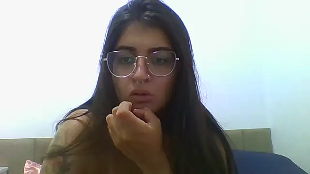 Snapshot of isa_ofc2024 chatting on April 4, 1:52 pm isa ofc2024 online show from April 4, 1:52 pm