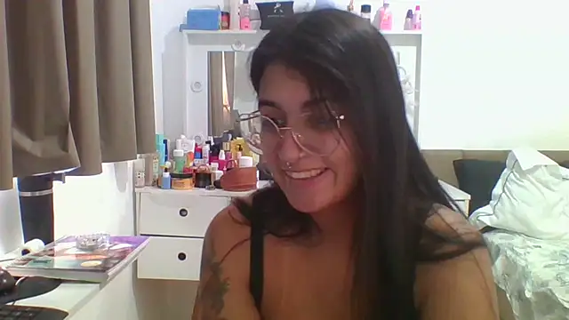 Snapshot of isa_ofc2024 chatting on April 20, 11:35 am isa ofc2024 online show from April 20, 11:35 am