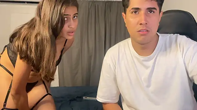 Snapshot of dereckbrownn chatting on January 6, 4:04 am dereckbrownn online show from January 6, 4:04 am