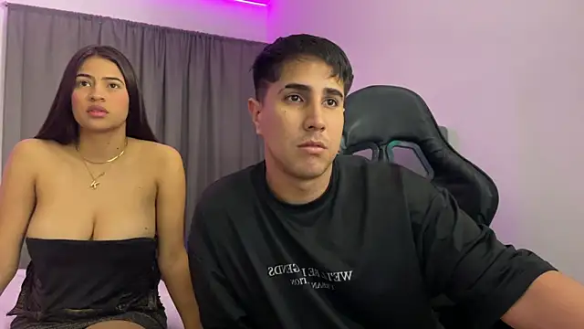 Snapshot of dereckbrownn chatting on February 23, 12:51 am dereckbrownn online show from February 23, 12:51 am